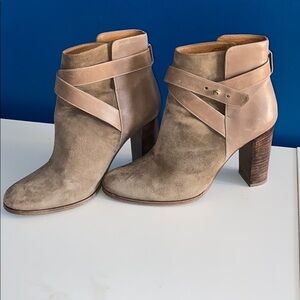 Comptoir des Cotonniers Ankle Boots Booties Taupe Grey Suede Leather Heel